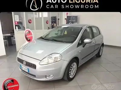 Usata Fiat Grande Punto Dynamic 90 CV (66 kW) 2009 Grigio Utilitaria