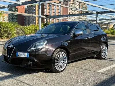 Usata Alfa Romeo Giulietta Exclusive 140 CV (102 kW) 2012 Nero Utilitaria
