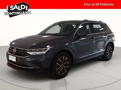 Usata VW Tiguan Life 131 CV (96 kW) 2023 Dolphin grey metallizzato SUV