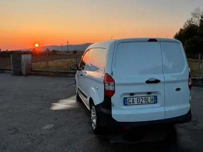 Usata Ford Courier 100 CV (73 kW) 2020 Monovolume