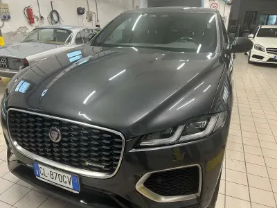Usata Jaguar F-Pace 163 CV (119 kW) 2022 Grigio SUV