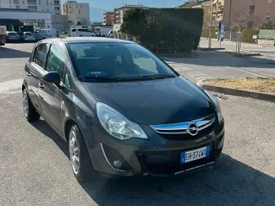 Usata Opel Corsa 85 CV (62 kW) 2011 Grigio Utilitaria