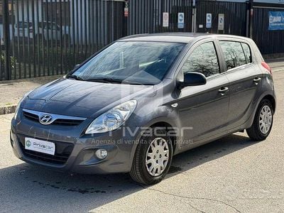 Usata Hyundai i20 Edition 77 CV (56 kW) 2012 Grigio Utilitaria
