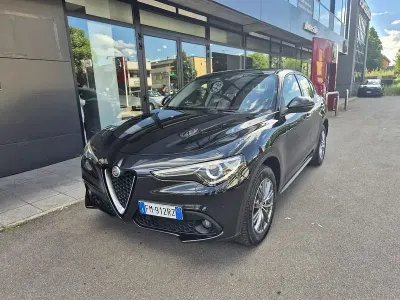 Usata Alfa Romeo Stelvio Executive 209 CV (153 kW) 2018 Nero SUV