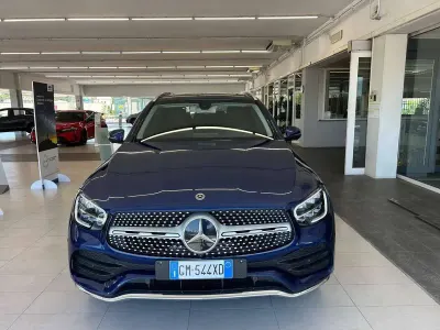 Usata Mercedes GLC400d Premium Plus 330 CV (242 kW) 2021 Blu/azzurro SUV