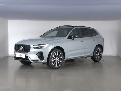 Usata Volvo XC60 Plus 250 CV (183 kW) 2023 Aurora silver SUV