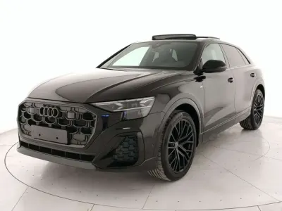 Nuova Audi Q8 S-Line 286 CV (210 kW) 2026 Nero mythos metal. SUV