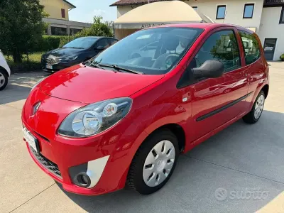 Usata Renault Twingo 58 CV (42 kW) 2009 Rosso Utilitaria