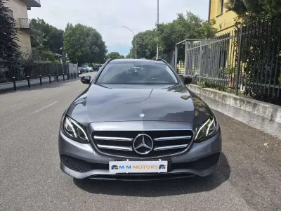 Usata Mercedes E220 Business 194 CV (142 kW) 2017 Grigio Station wagon