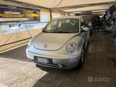 Usata VW New Beetle 101 CV (74 kW) 2003 Grigio Utilitaria