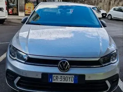 Begagnad VW Polo Life 90 HK (66 kW) 2023 Grå Halvkombi