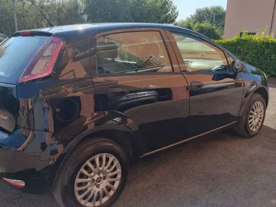 Usata Fiat Grande Punto 77 CV (56 kW) 2014 Nero Utilitaria