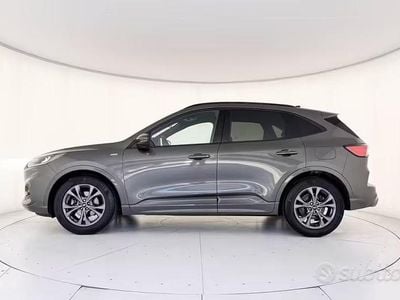 Usata Ford Kuga ST-Line 120 CV (88 kW) 2023 Grigio SUV