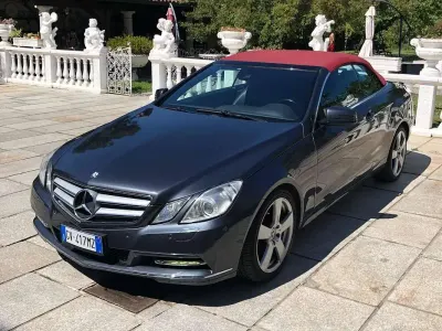 Usata Mercedes E250 Avantgarde 204 CV (150 kW) 2011 Grigio Cabrio