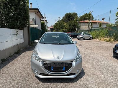 Usata Peugeot 208 Allure 95 CV (69 kW) 2015 Grigio Utilitaria