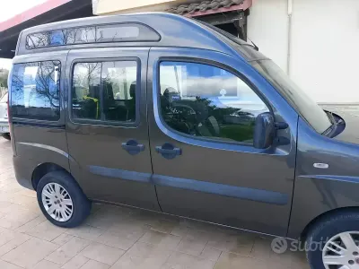 Usata Fiat Doblò 85 CV (62 kW) 2009 Grigio Monovolume