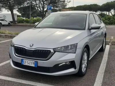 Usata Skoda Scala Ambition 116 CV (85 kW) 2021 Argento Utilitaria