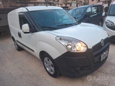 Usata Fiat Doblò 104 CV (76 kW) 2011 Bianco Monovolume