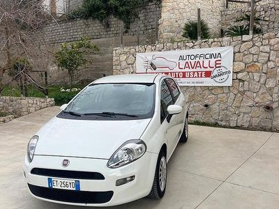 Usata Fiat Punto Lounge 69 CV (50 kW) 2013 Bianco Berlina