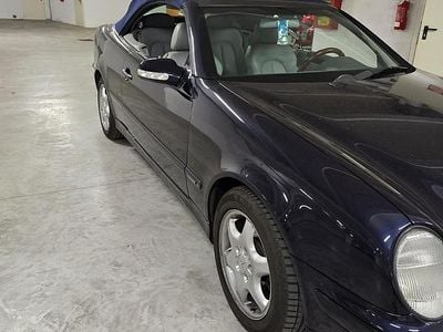 Begagnad Mercedes 200 136 HK (100 kW) 2001 Blå Cab