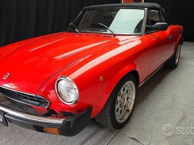 Usata Fiat 124 Spider 105 CV (77 kW) 1984 Rosso Cabrio