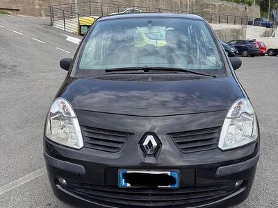 Käytetty Renault Modus 113 HP (83 kW) 2007 Musta Tila-auto
