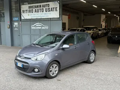 Usata Hyundai i10 Comfort 66 CV (48 kW) 2015 Grigio Utilitaria