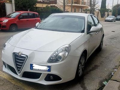 Usata Alfa Romeo Giulietta Exclusive 105 CV (77 kW) 2013 Bianco Utilitaria