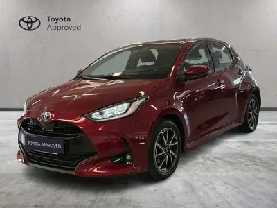 Usata Toyota Yaris Trend 91 CV (66 kW) 2021 Rosso Utilitaria