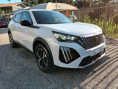 Usata Peugeot 2008 Allure 131 CV (96 kW) 2025 Bianco SUV