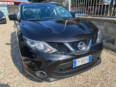 Usata Nissan Qashqai Acenta Premium 110 CV (80 kW) 2015 Nero SUV