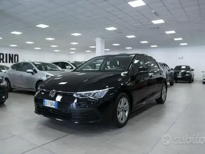 Usado VW Golf VII Life 116 CV (85 kW) 2021 Negro Utilitario