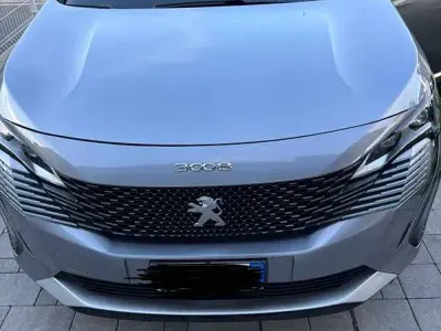 Usata Peugeot 3008 GT 131 CV (96 kW) 2023 Argento SUV