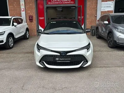 Usata Toyota Corolla Style 122 CV (89 kW) 2021 Bianco Berlina