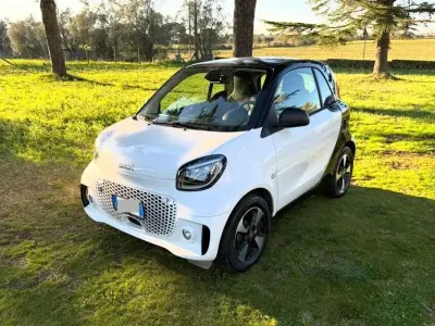 Usata Smart ForTwo Coupé Passion 41 kW (56 CV) 2023 Bianco Utilitaria