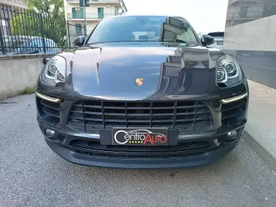 Usata Porsche Macan 258 CV (189 kW) 2016 Grigio vulcano SUV