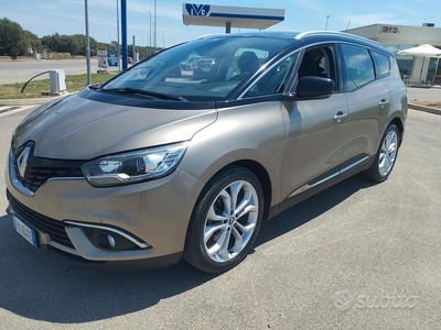 Usata Renault Grand Scénic IV Business 131 CV (96 kW) 2017 Marrone Monovolume