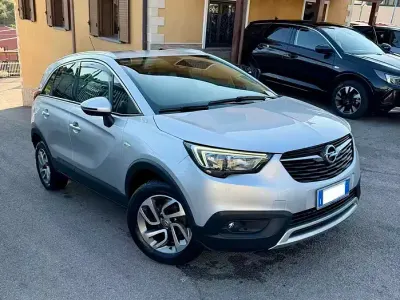 Usata Opel Crossland X 102 CV (75 kW) 2018 Viola SUV