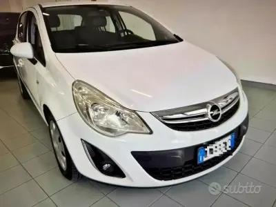 Usata Opel Corsa 85 CV (62 kW) 2013 Bianco Utilitaria