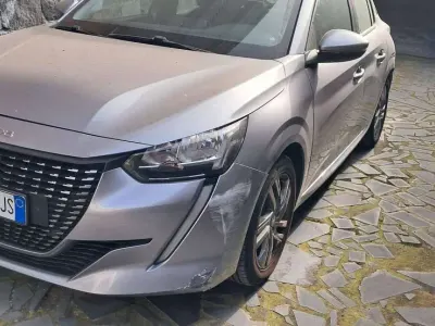Usata Peugeot 208 Active 75 CV (55 kW) 2020 Grigio Utilitaria
