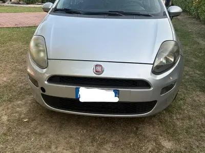 Usata Fiat Punto Easy 95 CV (69 kW) 2012 Grigio Utilitaria