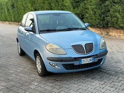 Usata Lancia Ypsilon 60 CV (44 kW) 2005 Blu Utilitaria