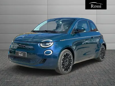 Usata Fiat 500e La Prima 86 kW (118 CV) 2021 Ocea green Berlina
