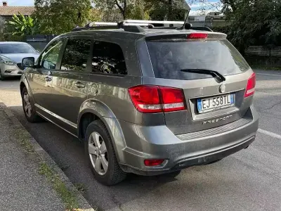 Usata Fiat Freemont 140 CV (102 kW) 2011 Grigio SUV