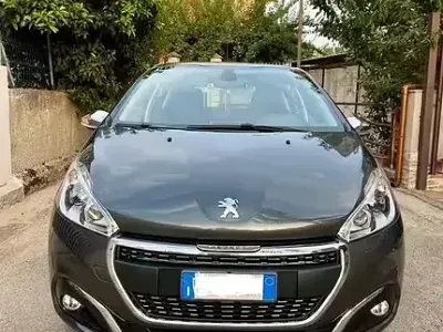 Usata Peugeot 208 75 CV (55 kW) 2017 Grigio Utilitaria