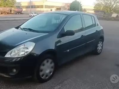 Usata Renault Clio II 75 CV (55 kW) 2007 Berlina