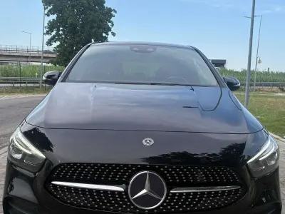 Usata Mercedes B180 Premium 116 CV (85 kW) 2019 Nero Utilitaria