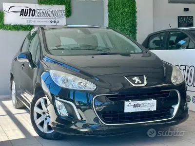 Usata Peugeot 308 116 CV (85 kW) 2013 Nero Berlina