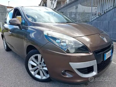 Usata Renault Scenic E-Tech XMOD 110 CV (80 kW) 2010 Monovolume