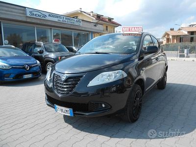 Begagnad Lancia Ypsilon 85 HK (62 kW) 2015 Svart Halvkombi